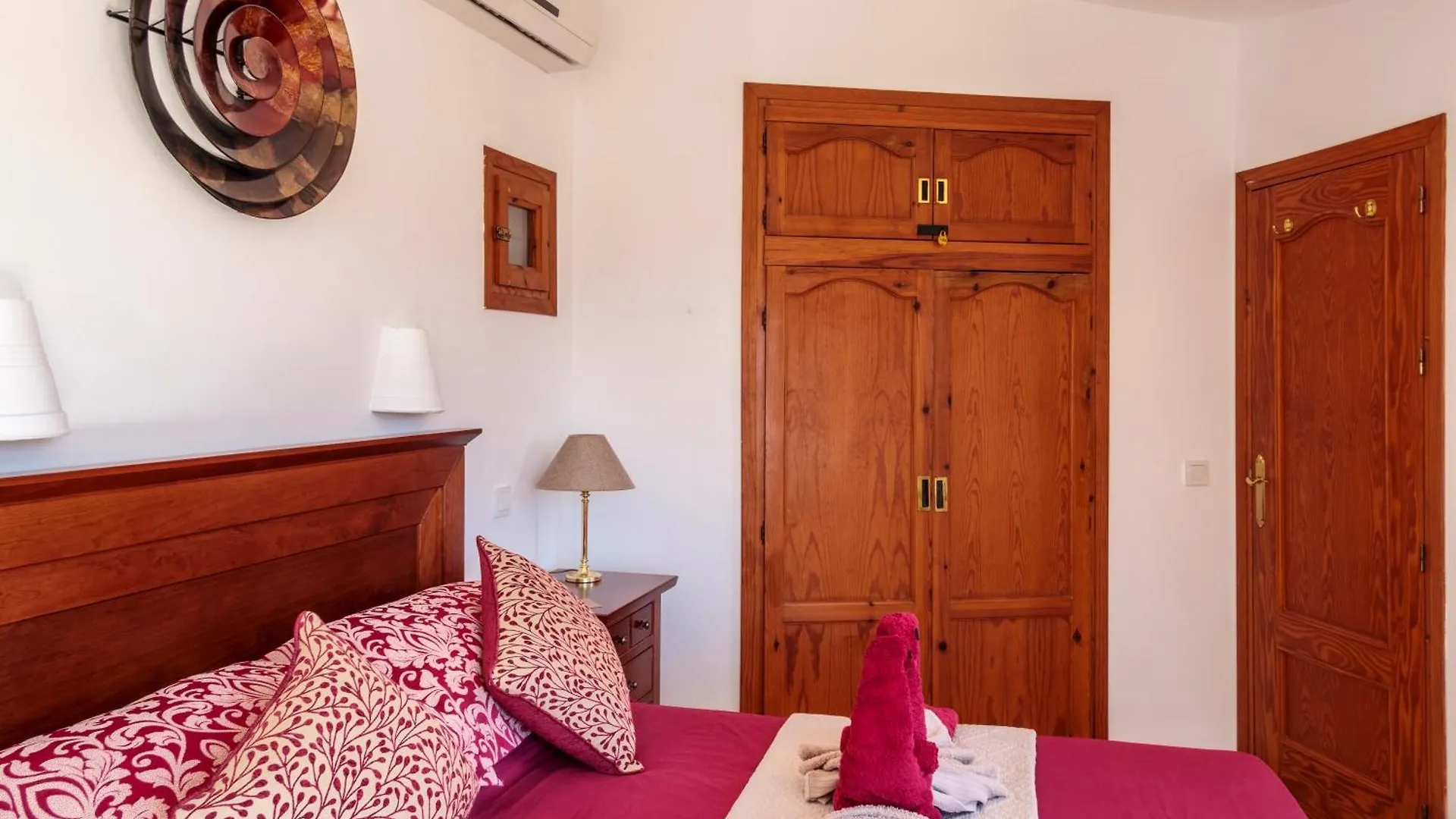 Casa De La Roca - A Beautiful 2 Bed/2 Bath Detached Villa Almeria